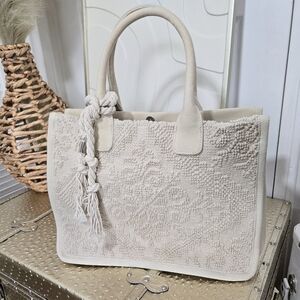 VINCE CAMUTO CREAM ORLA CANVAS BAG 👜